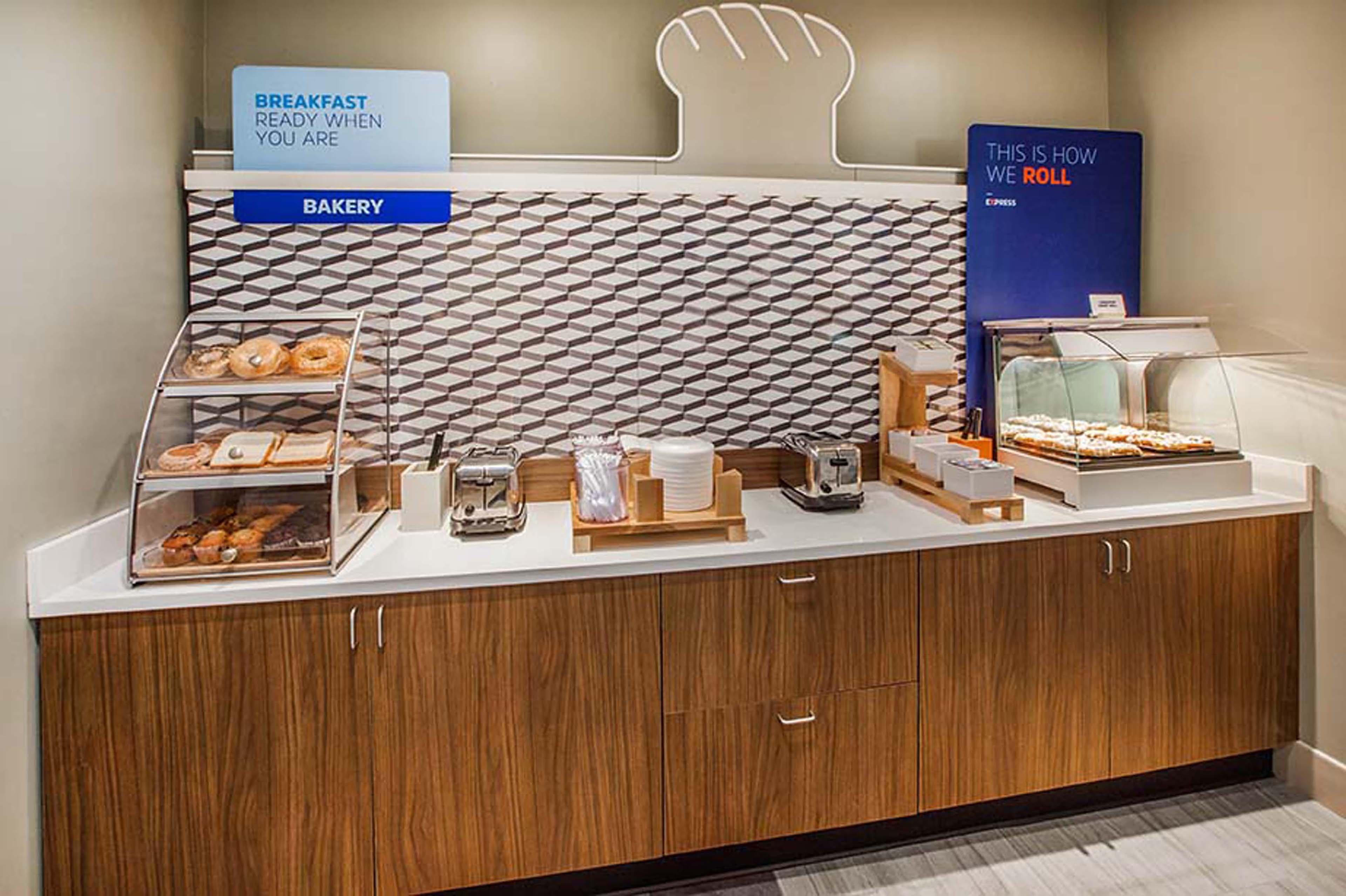 Holiday Inn Express & Suites Alpharetta By Ihg Exteriér fotografie
